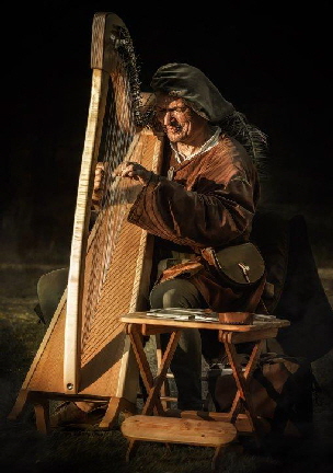 Foto mit Riedelharfe (002) Foto mit Riedelharfe (002)